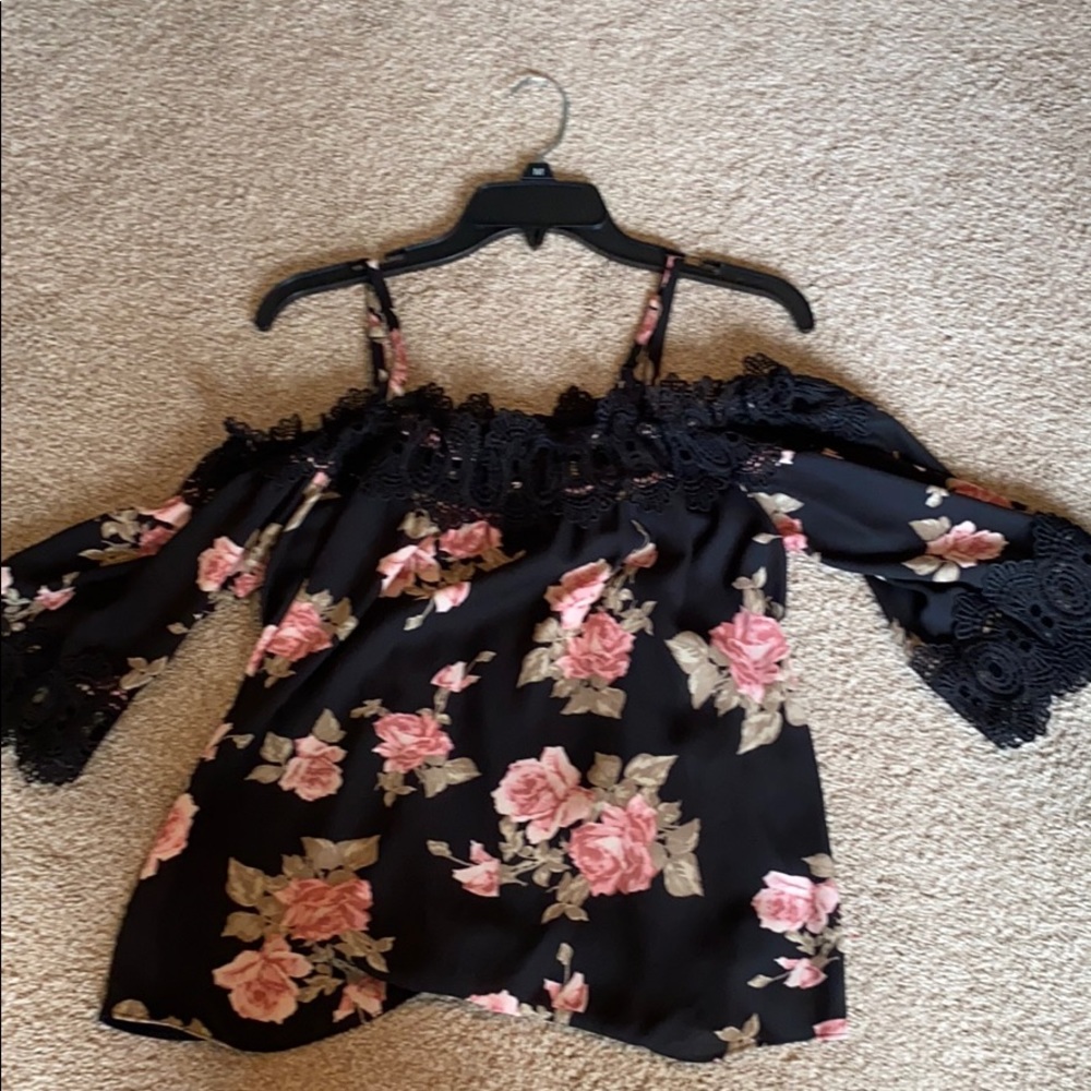 Open shoulder, rose blouse